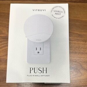 Plug-In Wall Diffuser (Vitruvi - White)